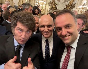 La maldición de los vuelos privados: Amalia Granata el inminente final de Manuel Adorni