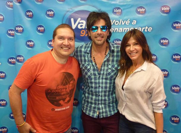 Juan Darthés presentó su disco en Vale 97.5