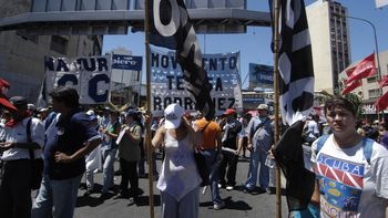 comienza una semana con protestas sociales de distintas organizaciones comienza una semana con protestas sociales de distintas organizaciones