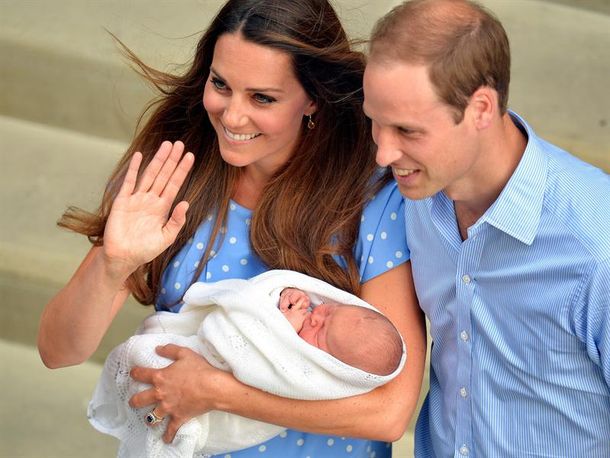 William y Kate presentaron a su bebé