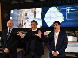 Refuerzan la seguridad en plazas y parques: policías en cuatris y tótems de alerta