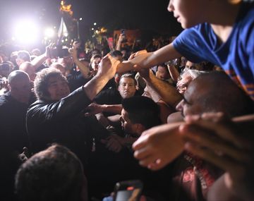 Milei cerró la campaña en Rosario: Va a cambiar en serio la Argentina