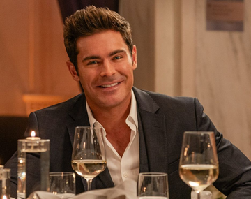 La película de comedia romántica protagonizada por Zac Efron que es un éxito