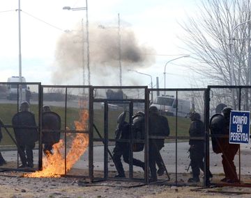 Un docente fue herido de bala frente a la Legislatura de Neuquén