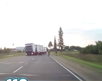 Dos ciclistas se salvaron de milagro 