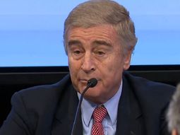 Denunciaron al ex ministro Oscar Aguad por dejar sin ART a la tripulación del ARA San Juan