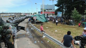 los trabajadores de cresta roja levantaron la protesta en la autopista riccheri los trabajadores de cresta roja levantaron la protesta en la autopista riccheri