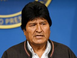 El gobierno de facto de Bolivia pidió a Interpol la captura de Evo Morales