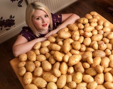 Ella dice haber comida 13 mil papas al horno