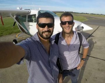 Los pilotos Matías Ronzano y Facundo Vega, que tripulaban la avioneta desaparecida desde el 24 de julio tras partir del aeropuerto de San Fernando.
