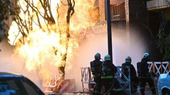 incendio en caballito, controlado: bomberos confirma un herido y danos en el edificio incendio en caballito, controlado: bomberos confirma un herido y danos en el edificio
