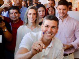 Elecciones en Paraguay: Santiago Peña es el nuevo presidente electo