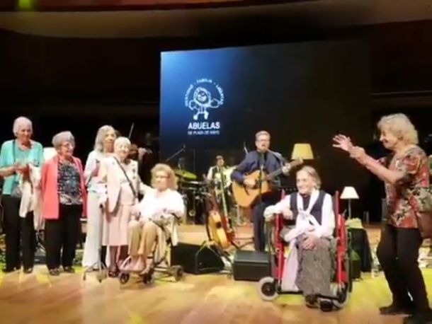 El festejo de las Abuelas de Plaza de Mayo por la nieta 125