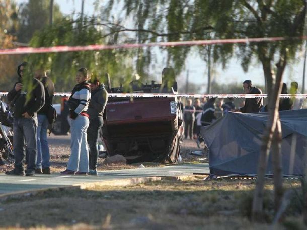 Apuñaló a una embarazada y mató con el auto a dos policías - Crédito: El Sol