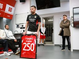 el elogio de mourinho a otamendi en espanol: merece que hable... el elogio de mourinho a otamendi en espanol: merece que hable...