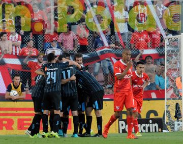 Racing se quedó con clásico y tiene un pie en la Libertadores