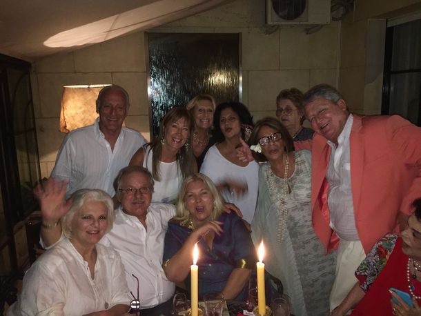 Elisa Carrió en Twitter con El Club de los Viejos