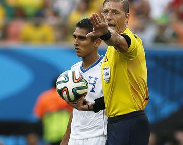 Pitana cumplió otra buena actuación en su tercer partido