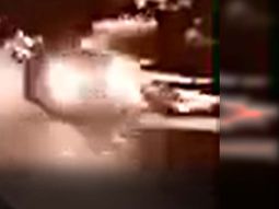 VIDEO: Así atropelló a los motociclistas el auto en el que viajaban Carolina Píparo y su esposo