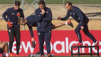 piel de gallina: la emocionante carta de los jugadores de sevilla para eduardo berizzo piel de gallina: la emocionante carta de los jugadores de sevilla para eduardo berizzo