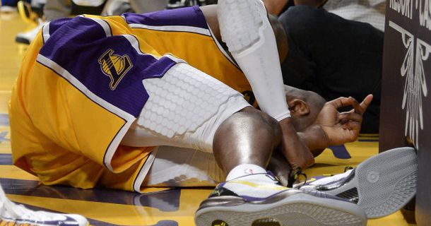 Tremenda lesión de Kobe Bryant en la NBA