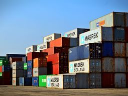 El déficit comercial del Uruguay aumentó un 165% interanual en el primer cuatrimestre de este año. El déficit comercial del Uruguay aumentó un 165% interanual en el primer cuatrimestre de este año.