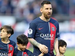 Entre silbidos y abucheos: así cerró Messi su etapa en el PSG