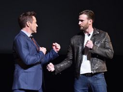 Reunión de Marvel: Chris Evans y Robert Downey Jr se reencontraron en los Oscar Reunión de Marvel: Chris Evans y Robert Downey Jr se reencontraron en los Oscar