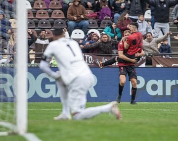 Twitter:&nbsp;@caplatense