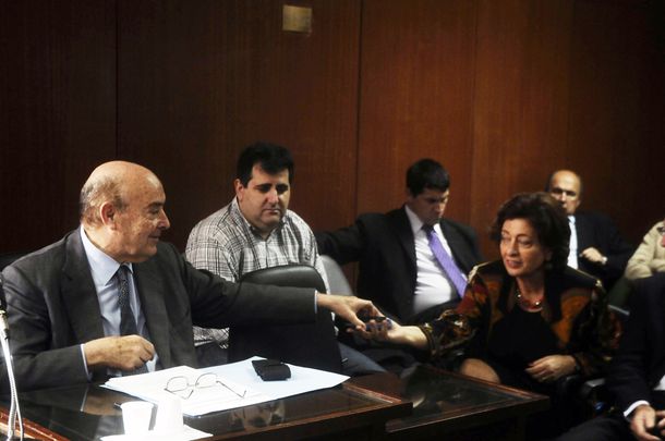 Sonia, la mujer que escolta  a Cavallo en las buenas y en las malas