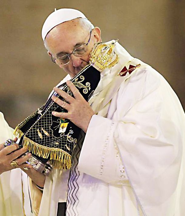 Encuentran un bebé en la calle y le ponen Francisco por el Papa