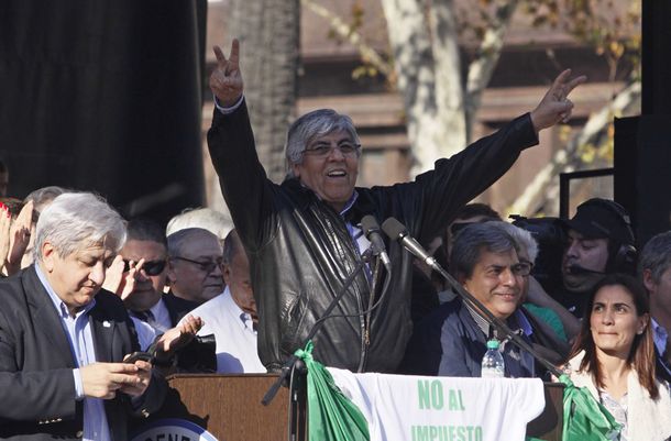 Moyano lanzó cuatro spots de campaña para renovar su mandato