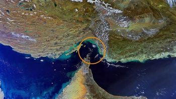 Irán cerraría el estrecho de Ormuz: por allí pasa el 20% de petróleo del mundo