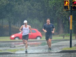 Alerta por tormentas fuertes y caída de granizo en la Capital y sus alrededores
