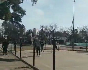 Barras de Lanús se enfrentaron a los tiros antes del partido contra Barracas