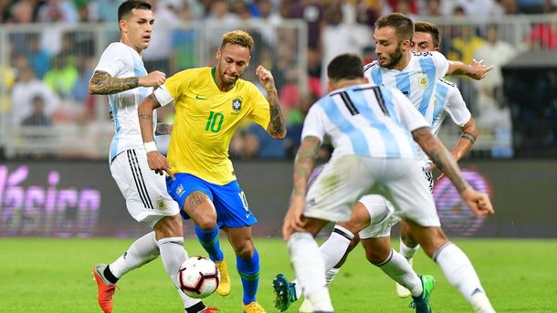 Neymar&nbsp; fue controlado por la defensa argentina por casi todo el partido