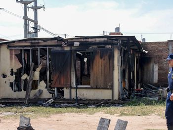 El fuego consumió gran parte de la casa en Córdoba.