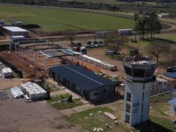 Aeropuerto Internacional de Salto “Nueva Hespérides” Aeropuerto Internacional de Salto “Nueva Hespérides”