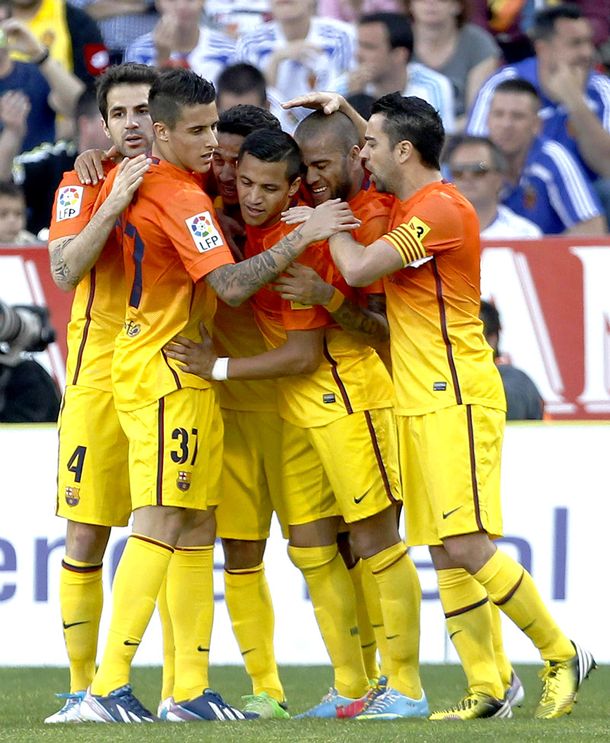 Sin Messi, el Barcelona goleó al Zaragoza y se acerca al título