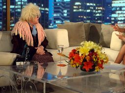 Gasalla con Susana en su personaje de La Abuela Gasalla con Susana en su personaje de La Abuela