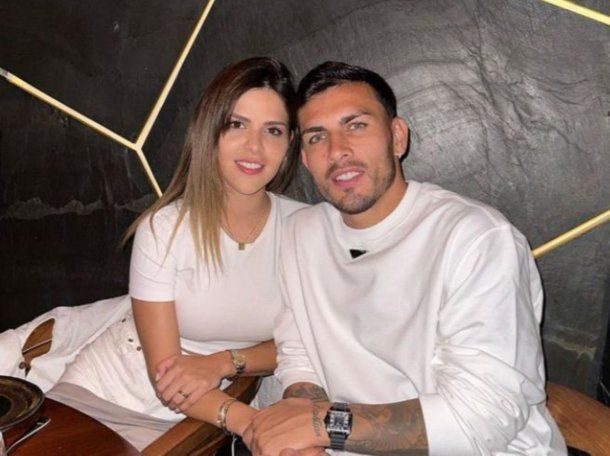 Leandro Paredes y su esposa Camila Galante.