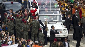 el papa volvio a mostrar gestos que sorprenden al mundo el papa volvio a mostrar gestos que sorprenden al mundo