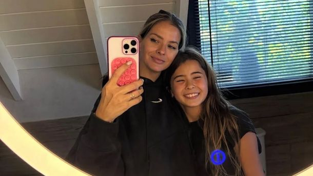 ¿Todo mal? La China Suárez se volvió a Turquía sin Magnolia ni Amancio: las fotos con Rufina Cabré