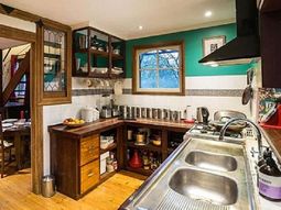 Mirá por qué se hizo viral la foto de esta casa: hay algo que no tendría que estar ahí Mirá por qué se hizo viral la foto de esta casa: hay algo que no tendría que estar ahí