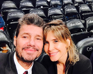 El conductor y su mujer en la Kiss Cam