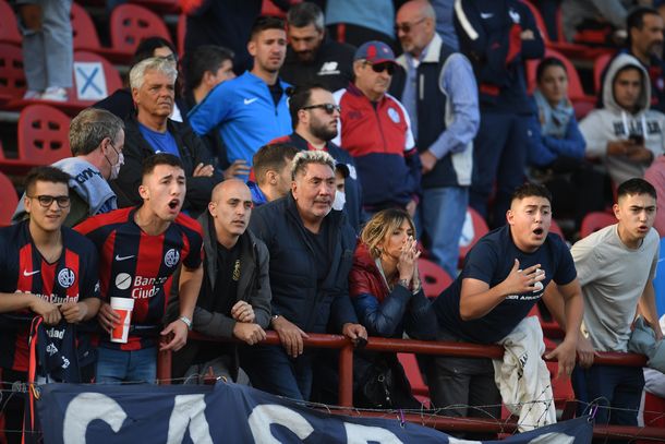 San Lorenzo, en picada: ganaba 2 a 0 y Platense le empató