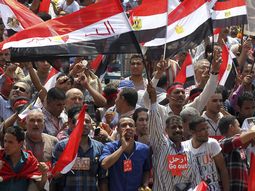 crisis en egipto: 50 muertos y una transicion incierta crisis en egipto: 50 muertos y una transicion incierta