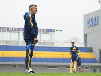 Boca entrenó a puertas abiertas: el feo momento de un juvenil subido por Almirón