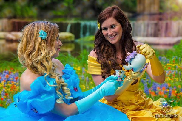 La Bella se casó con Cenicienta en un cuento de hadas versión siglo XXI