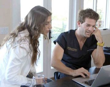 Acusan a un mediático cirujano  y a su novia de drogar y violar a cientos de mujeres